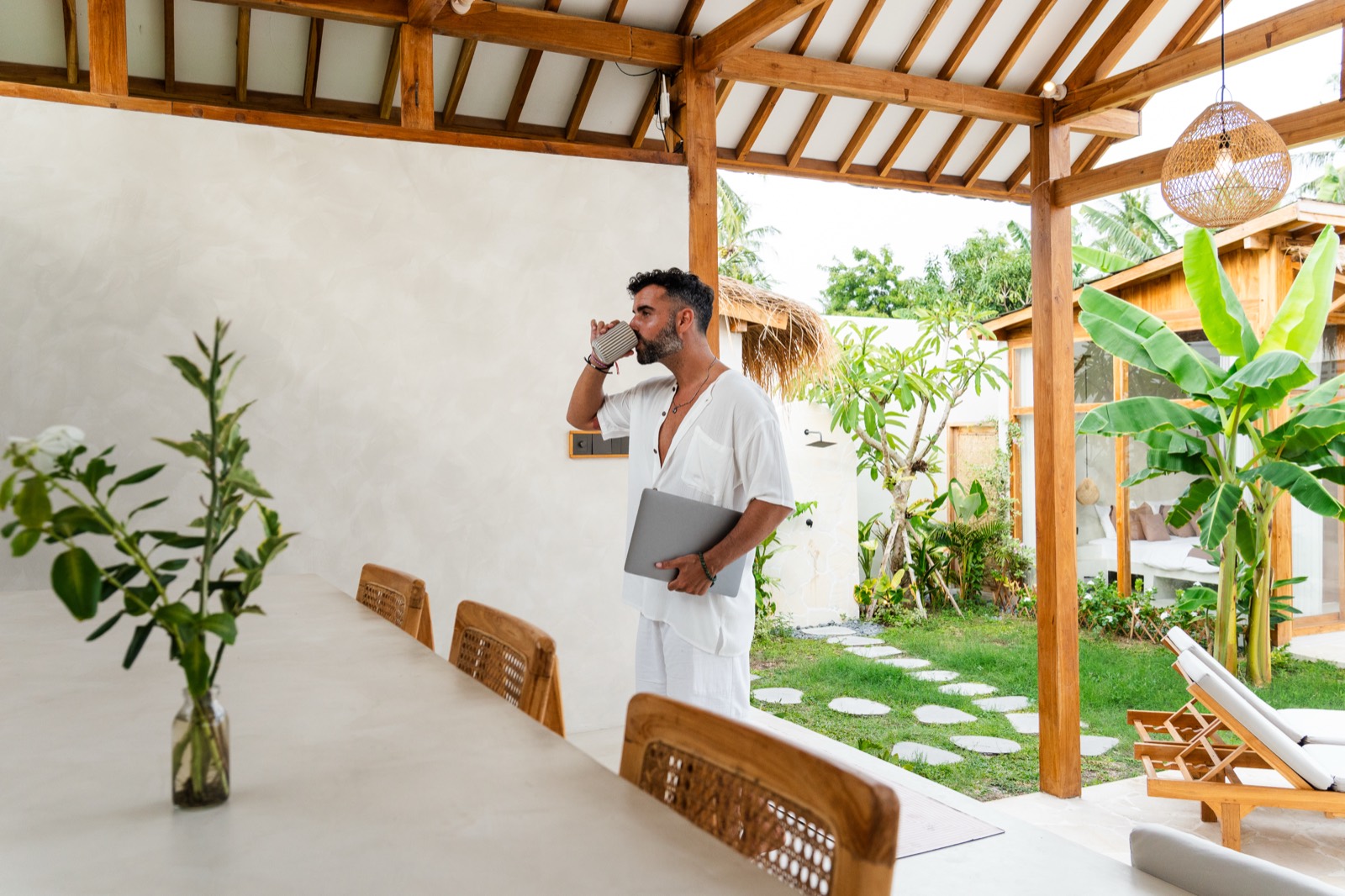 Manage your villa over coffee by the sea